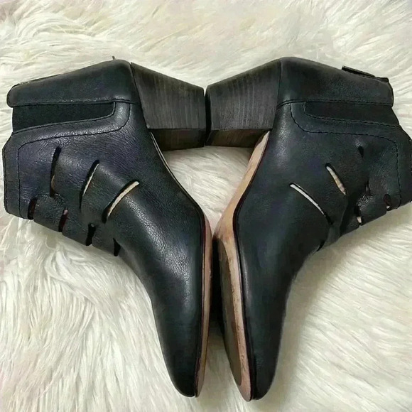 Aquatalia by Marvin K Freida Ankle Leather Cutout Boots - Picture 5 of 8